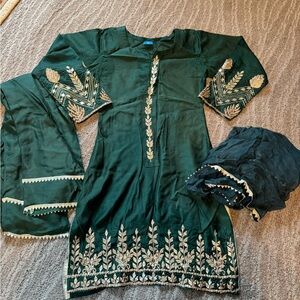 Women’s traditional Indian Pakistani desi outfit size small green mirror work
